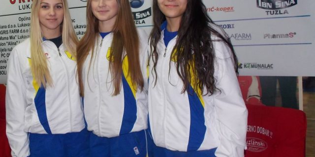 1 slika trojka iz Sinre