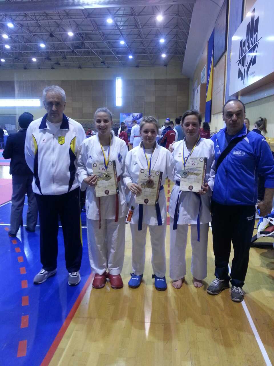 Sredstvima informisanja 1